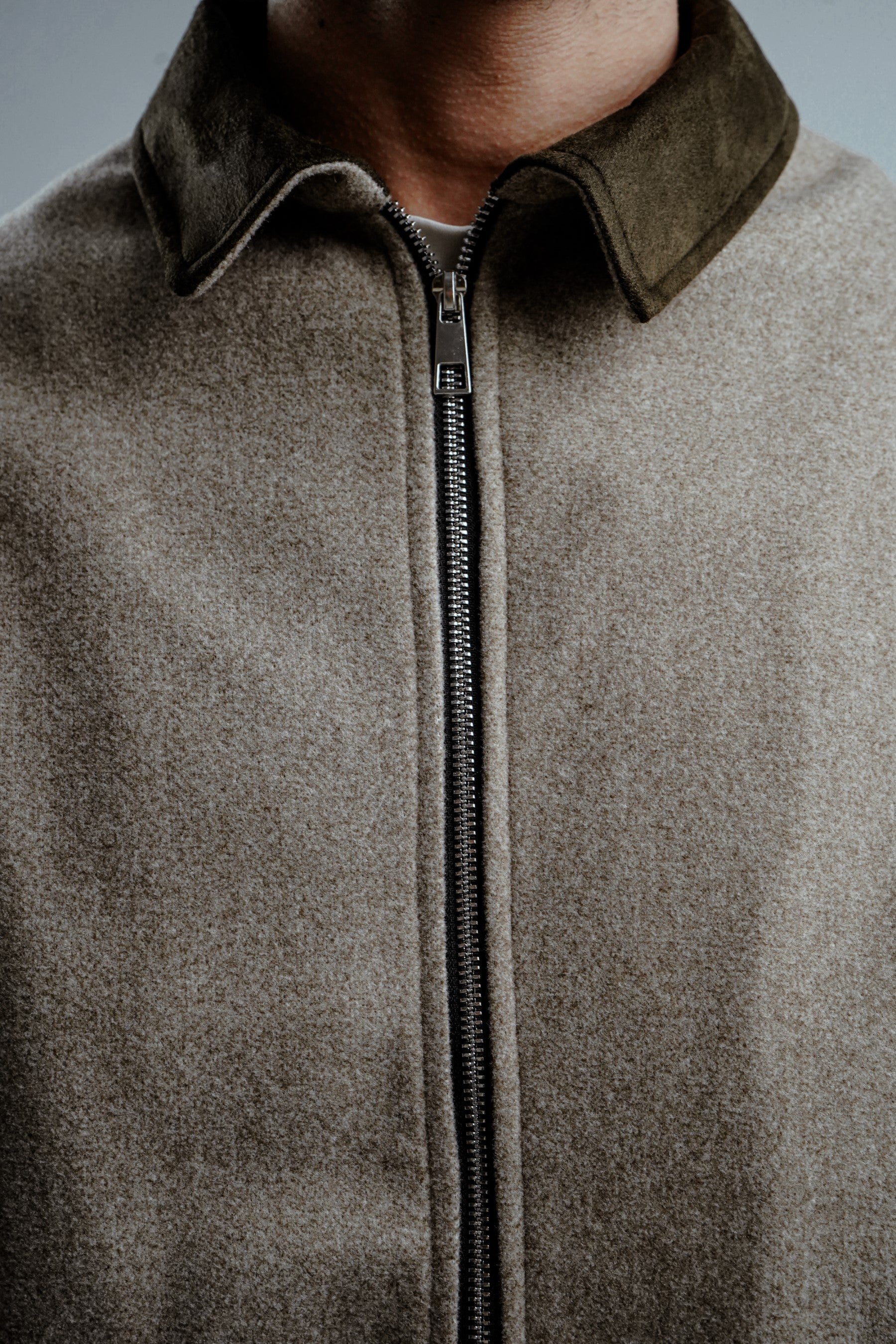 DUO TONE ZIP UP JACKET - BEIGE