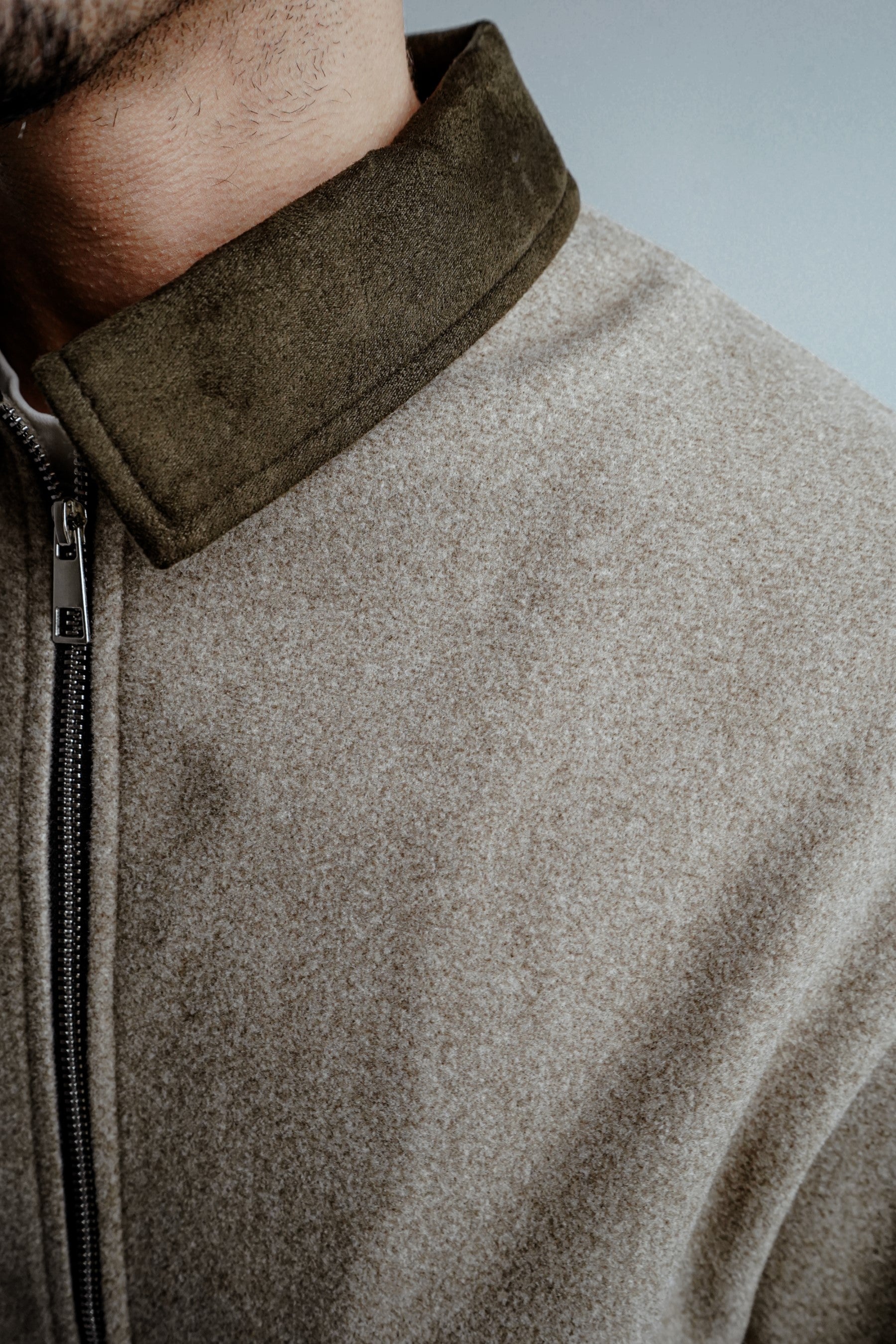 DUO TONE ZIP UP JACKET - BEIGE